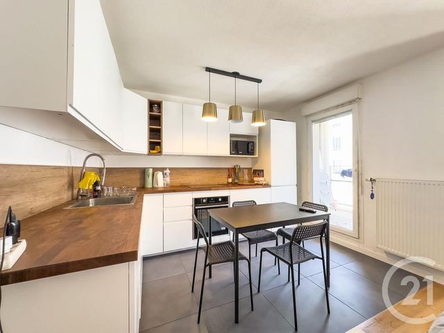 Appartement F3 &agrave; louer - 3 pi&egrave;ces - 60,48 m2 - Villeurbanne - 69 - RHONE-ALPES