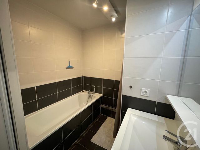 Appartement F3 &agrave; louer - 3 pi&egrave;ces - 73,23 m2 - Lyon - 69008 - RHONE-ALPES