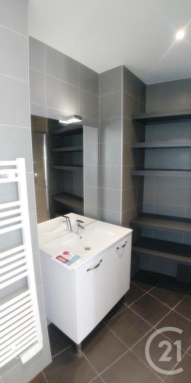 Appartement F2 &agrave; louer - 2 pi&egrave;ces - 36 m2 - Lyon - 69001 - RHONE-ALPES
