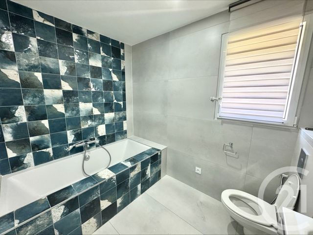 Maison &agrave; louer - 5 pi&egrave;ces - 111,60 m2 - Loire Sur Rhone - 69 - RHONE-ALPES