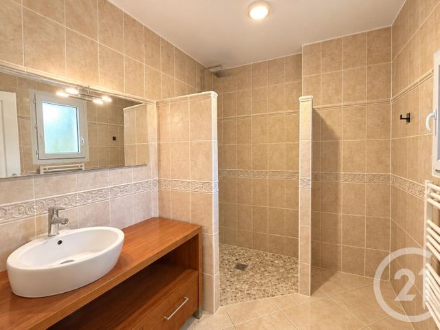 Maison &agrave; louer - 3 pi&egrave;ces - 116,90 m2 - Pierre Benite - 69 - RHONE-ALPES