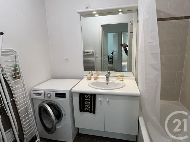 Appartement T3 &agrave; louer - 3 pi&egrave;ces - 63,20 m2 - Villeurbanne - 69 - RHONE-ALPES