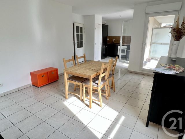 Appartement T3 &agrave; louer - 3 pi&egrave;ces - 63,20 m2 - Villeurbanne - 69 - RHONE-ALPES