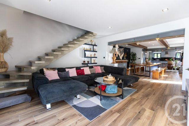 Maison à vendre - 9 pièces - 232,17 m2 - Savigneux - 01 - RHONE-ALPES