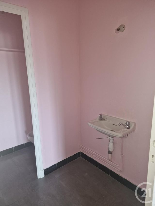 Appartement F3 &agrave; louer - 3 pi&egrave;ces - 76,11 m2 - Nevers - 58 - BOURGOGNE