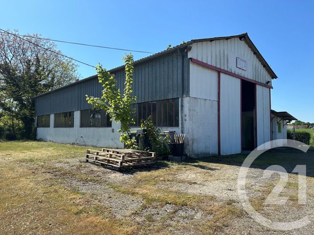 Local commercial à louer - 220.0 m2 - 18 - Cher