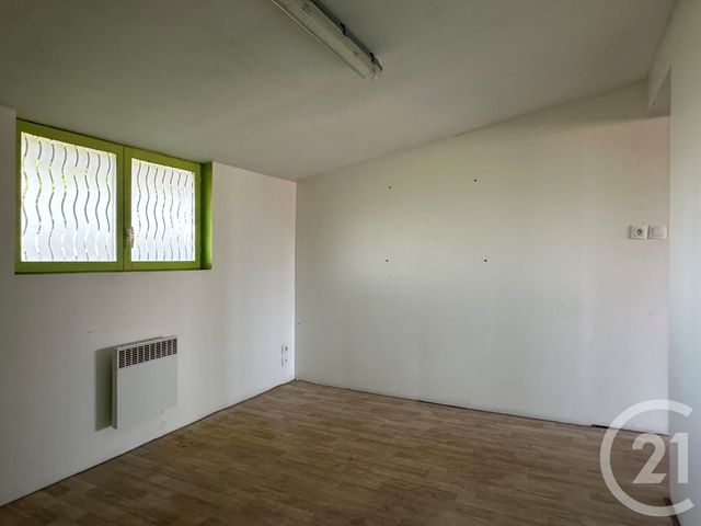 Local commercial à louer - 220.0 m2 - 18 - Cher