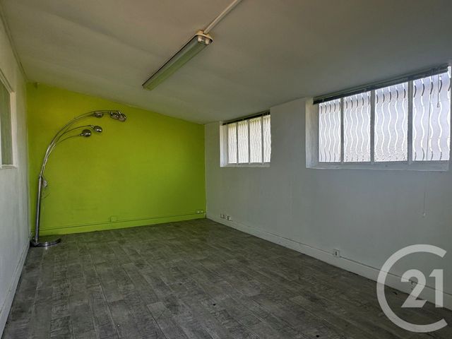 Local commercial à louer - 220.0 m2 - 18 - Cher