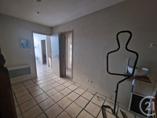Local commercial à louer - 47.0 m2 - 18 - Cher