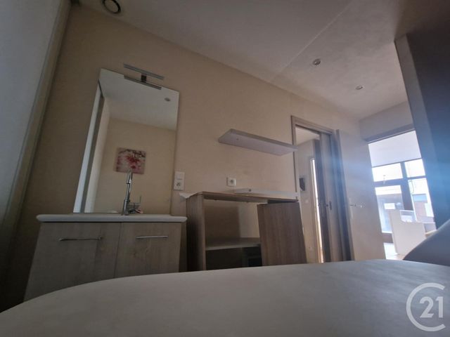 Local commercial à louer - 47.0 m2 - 18 - Cher