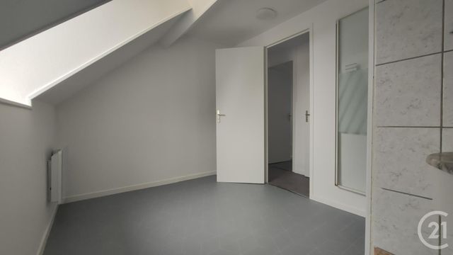 Appartement &agrave; louer - 2 pi&egrave;ces - 42 m2 - Sancoins - 18 - CENTRE