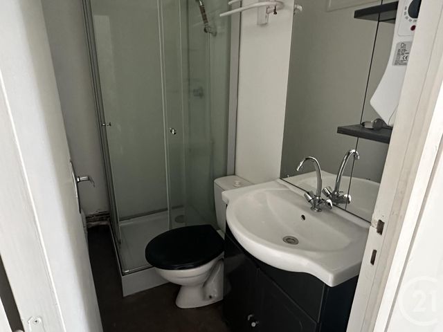 Appartement T2 à louer - 2 pièces - 27,60 m2 - Guerigny - 58 - BOURGOGNE