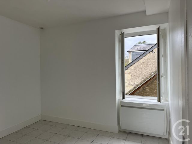 Appartement T2 à louer - 2 pièces - 27,60 m2 - Guerigny - 58 - BOURGOGNE