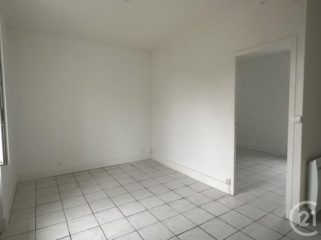 Appartement T2 à louer - 2 pièces - 27,60 m2 - Guerigny - 58 - BOURGOGNE