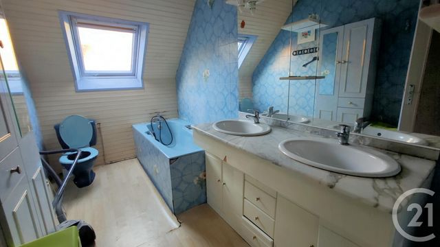 Local commercial à louer - 200.0 m2 - 18 - Cher