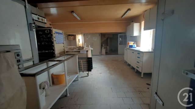 Local commercial à louer - 200.0 m2 - 18 - Cher