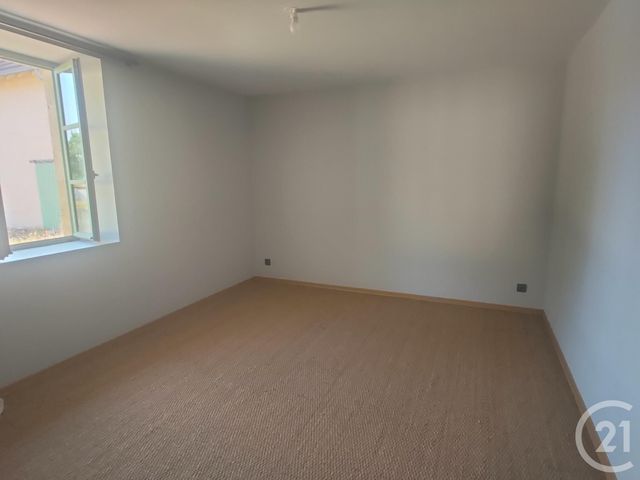 Maison &agrave; louer - 4 pi&egrave;ces - 150 m2 - Lurcy Levis - 03 - AUVERGNE