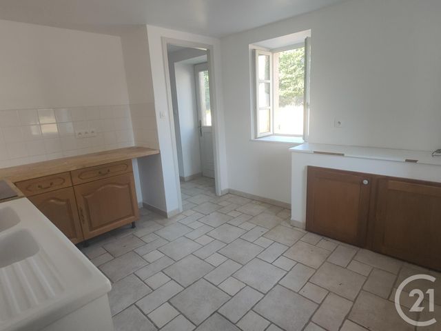 Maison &agrave; louer - 4 pi&egrave;ces - 150 m2 - Lurcy Levis - 03 - AUVERGNE