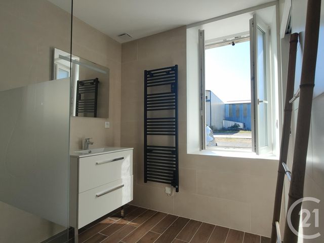Maison &agrave; louer - 5 pi&egrave;ces - 93,57 m2 - Valigny - 03 - AUVERGNE