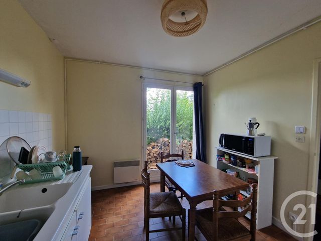 Maison &agrave; louer - 3 pi&egrave;ces - 75,97 m2 - Couleuvre - 03 - AUVERGNE