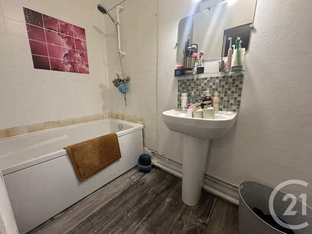 Appartement F3 &agrave; louer - 3 pi&egrave;ces - 61,20 m2 - Fourchambault - 58 - BOURGOGNE