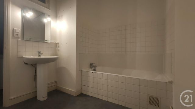Appartement &agrave; louer - 3 pi&egrave;ces - 66 m2 - Guerigny - 58 - BOURGOGNE