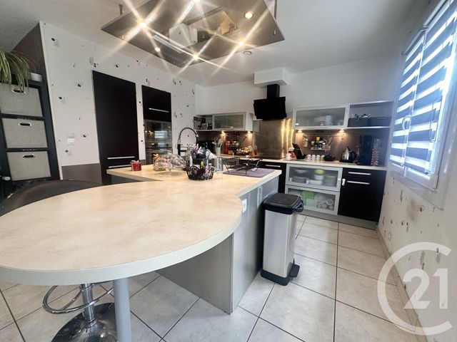 Maison &agrave; vendre - 5 pi&egrave;ces - 96 m2 - Cours Les Barres - 18 - CENTRE
