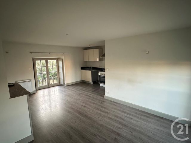 Appartement T2 &agrave; louer - 2 pi&egrave;ces - 44,50 m2 - Guerigny - 58 - BOURGOGNE