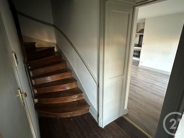 Appartement T2 &agrave; louer - 2 pi&egrave;ces - 44,50 m2 - Guerigny - 58 - BOURGOGNE
