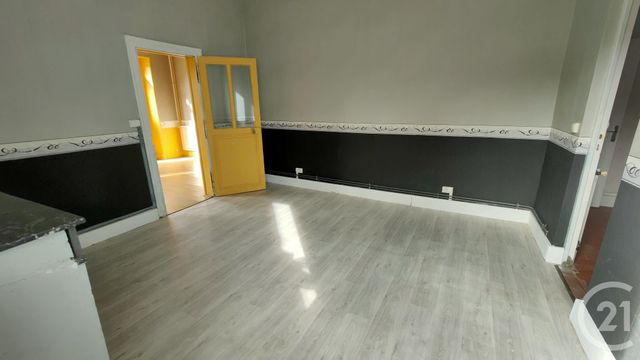 Appartement F3 &agrave; louer - 3 pi&egrave;ces - 70,01 m2 - St Pierre Le Moutier - 58 - BOURGOGNE