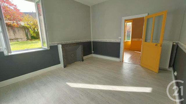 Appartement F3 &agrave; louer - 3 pi&egrave;ces - 70,01 m2 - St Pierre Le Moutier - 58 - BOURGOGNE