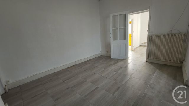 Appartement F3 &agrave; louer - 3 pi&egrave;ces - 70,01 m2 - St Pierre Le Moutier - 58 - BOURGOGNE