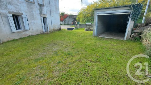 Appartement F3 &agrave; louer - 3 pi&egrave;ces - 70,01 m2 - St Pierre Le Moutier - 58 - BOURGOGNE