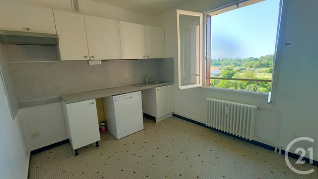 Appartement F4 &agrave; louer - 4 pi&egrave;ces - 73,44 m2 - Decize - 58 - BOURGOGNE