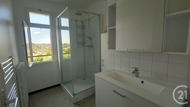 Appartement F4 &agrave; louer - 4 pi&egrave;ces - 73,44 m2 - Decize - 58 - BOURGOGNE