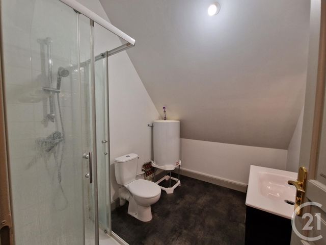 Appartement Duplex &agrave; louer - 3 pi&egrave;ces - 64,78 m2 - Guerigny - 58 - BOURGOGNE