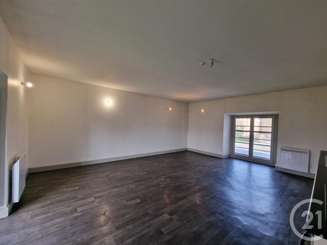 Appartement Duplex &agrave; louer - 3 pi&egrave;ces - 64,78 m2 - Guerigny - 58 - BOURGOGNE