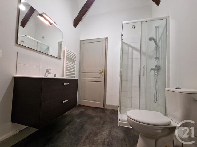 Appartement Duplex &agrave; louer - 3 pi&egrave;ces - 64,78 m2 - Guerigny - 58 - BOURGOGNE