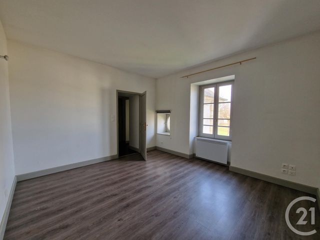 Appartement Duplex &agrave; louer - 3 pi&egrave;ces - 64,78 m2 - Guerigny - 58 - BOURGOGNE