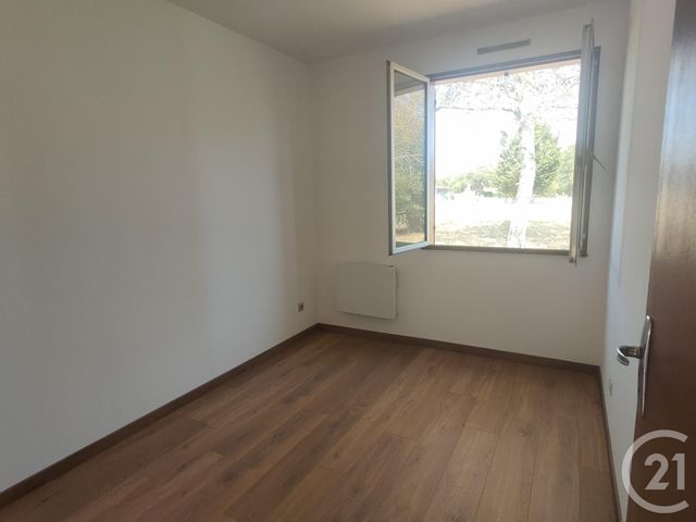 Maison &agrave; louer - 4 pi&egrave;ces - 76,30 m2 - Sancoins - 18 - CENTRE