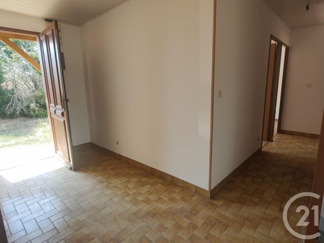 Maison &agrave; louer - 4 pi&egrave;ces - 76,30 m2 - Sancoins - 18 - CENTRE