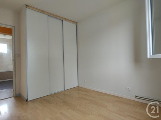 Maison &agrave; louer - 4 pi&egrave;ces - 73,31 m2 - Sauvigny Les Bois - 58 - BOURGOGNE