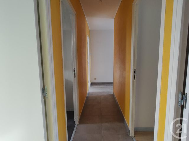 Maison &agrave; louer - 4 pi&egrave;ces - 73,31 m2 - Sauvigny Les Bois - 58 - BOURGOGNE