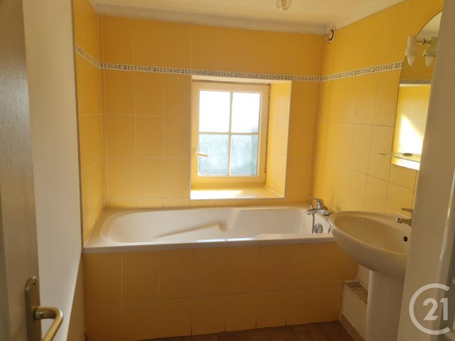 Appartement F4 &agrave; louer - 4 pi&egrave;ces - 85,66 m2 - Luthenay Uxeloup - 58 - BOURGOGNE