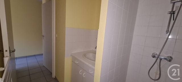 Appartement F2 &agrave; louer - 2 pi&egrave;ces - 39,76 m2 - Lurcy Levis - 03 - AUVERGNE
