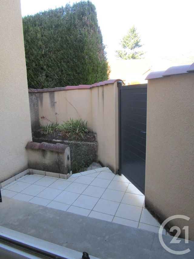 Appartement F2 &agrave; louer - 2 pi&egrave;ces - 39,76 m2 - Lurcy Levis - 03 - AUVERGNE