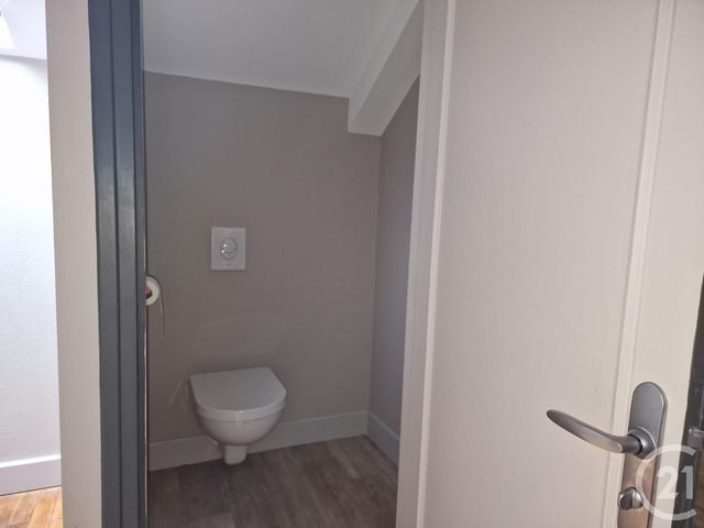 Maison &agrave; louer - 6 pi&egrave;ces - 150,74 m2 - Le Veurdre - 03 - AUVERGNE
