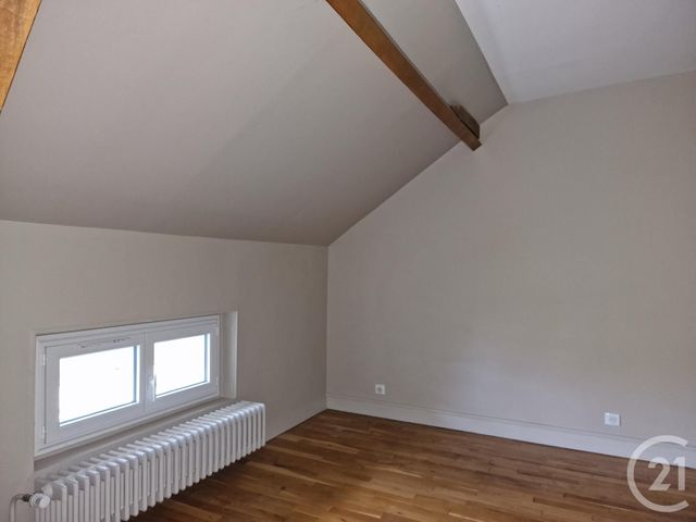Maison &agrave; louer - 6 pi&egrave;ces - 150,74 m2 - Le Veurdre - 03 - AUVERGNE