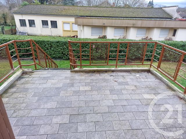Maison &agrave; louer - 6 pi&egrave;ces - 150,74 m2 - Le Veurdre - 03 - AUVERGNE
