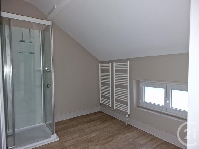 Maison &agrave; louer - 6 pi&egrave;ces - 150,74 m2 - Le Veurdre - 03 - AUVERGNE